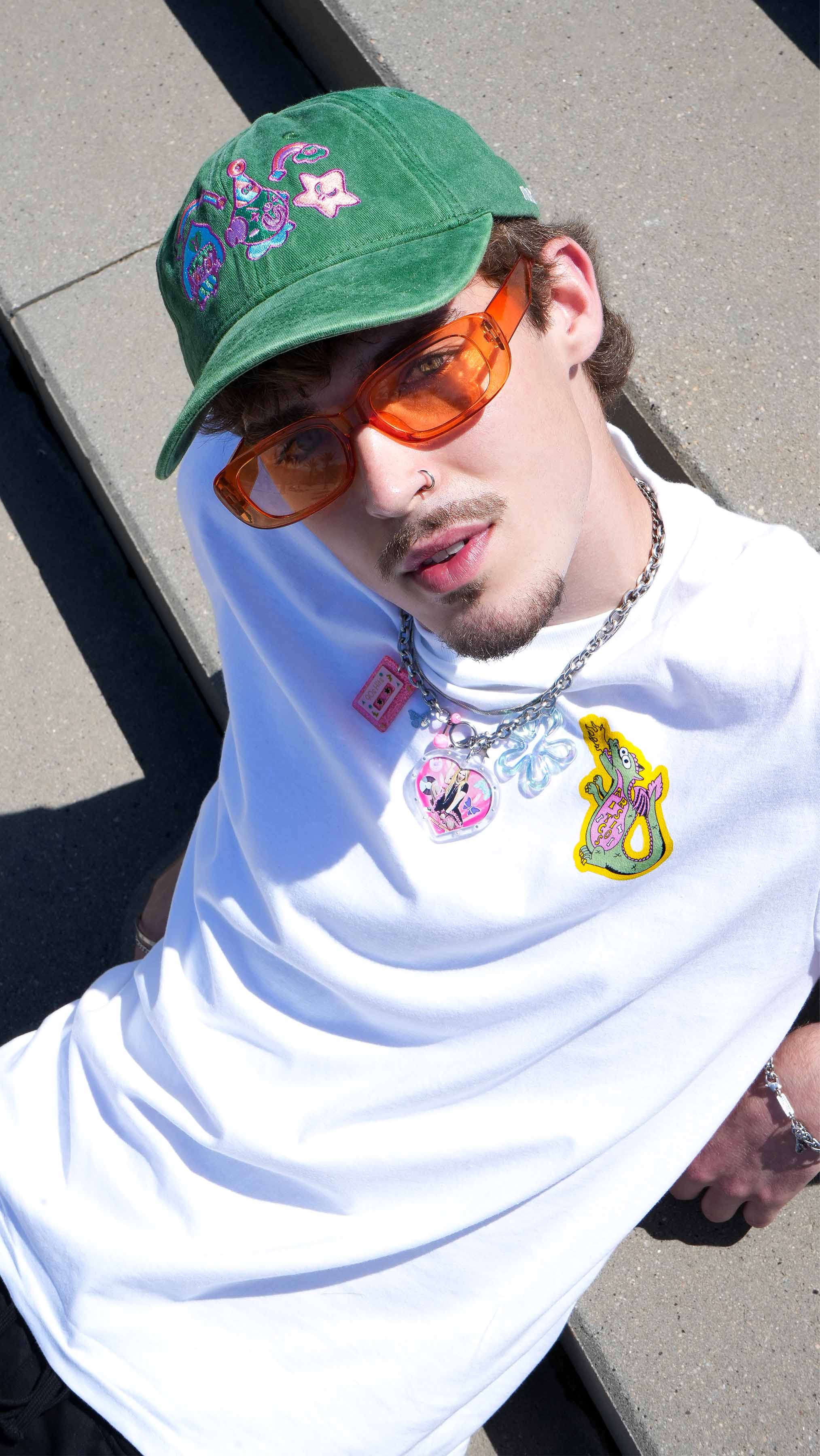 Camiseta Caos + Gorra Alien café