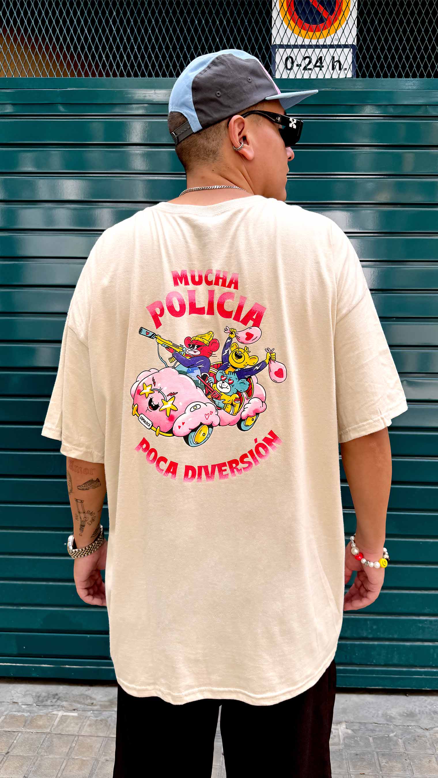 Camiseta Mucha Policía Poca Diversión