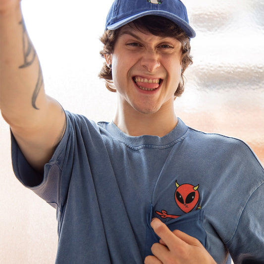 Camiseta OUT OF POCKET // Blue Washed
