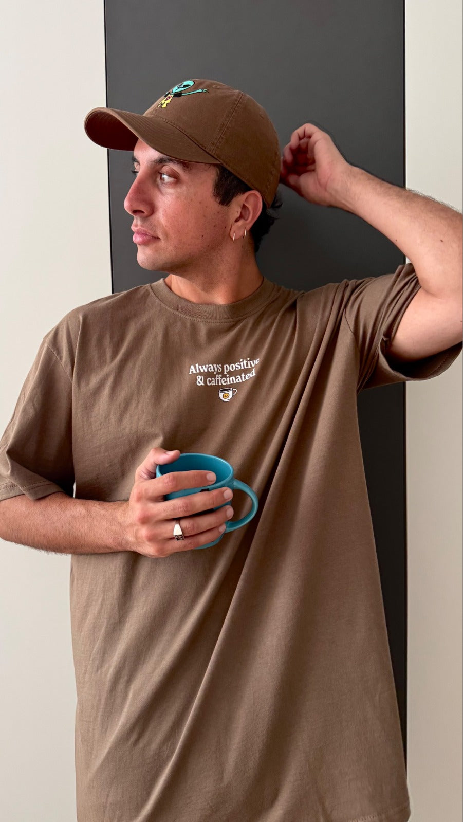 Camiseta Coffee + Gorra Alien café