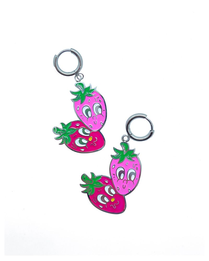Stainless steel earrings with strawberry design