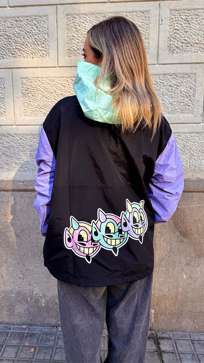 Devie Windbreaker