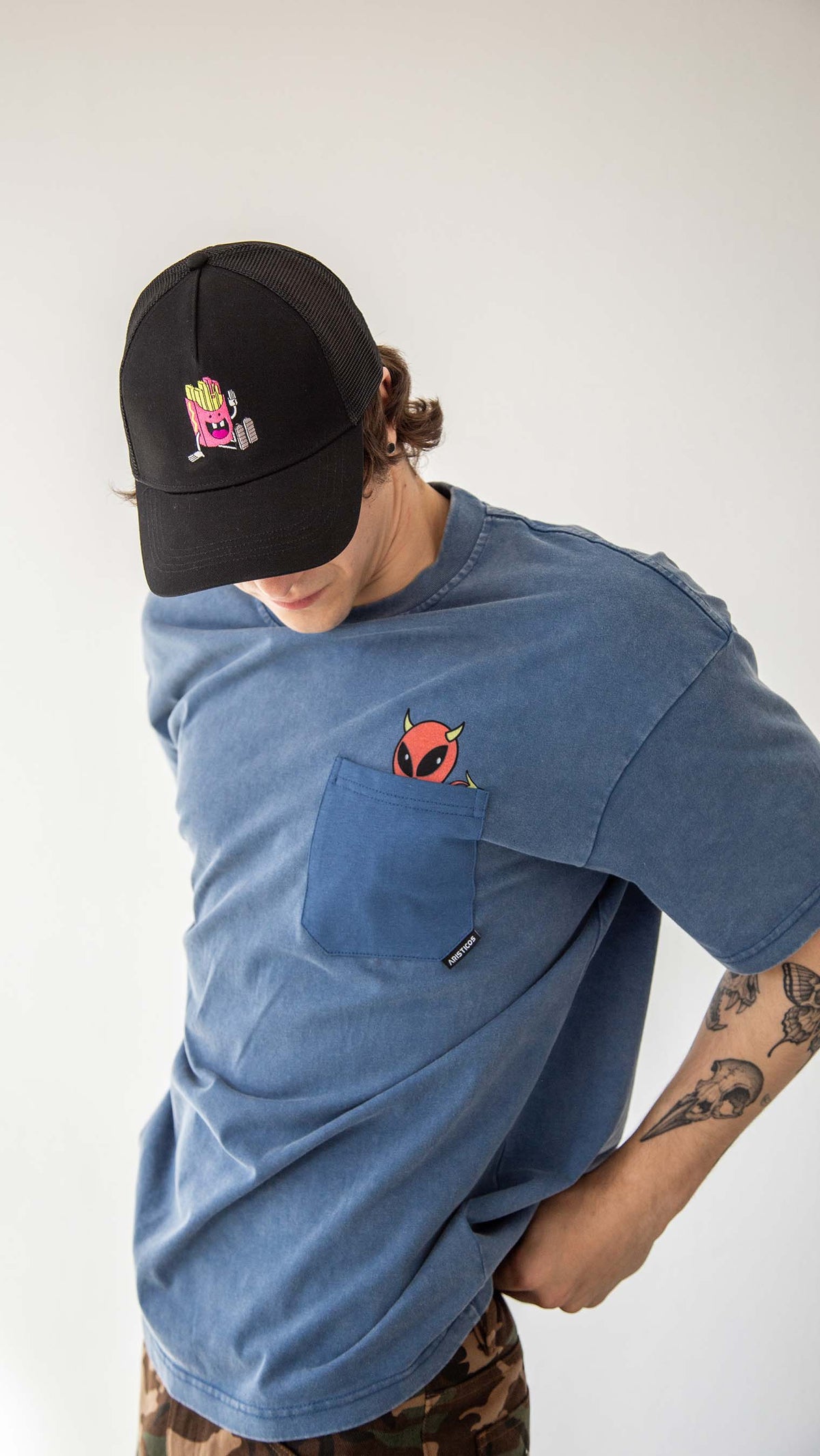 Camiseta OUT OF POCKET // Blue Washed